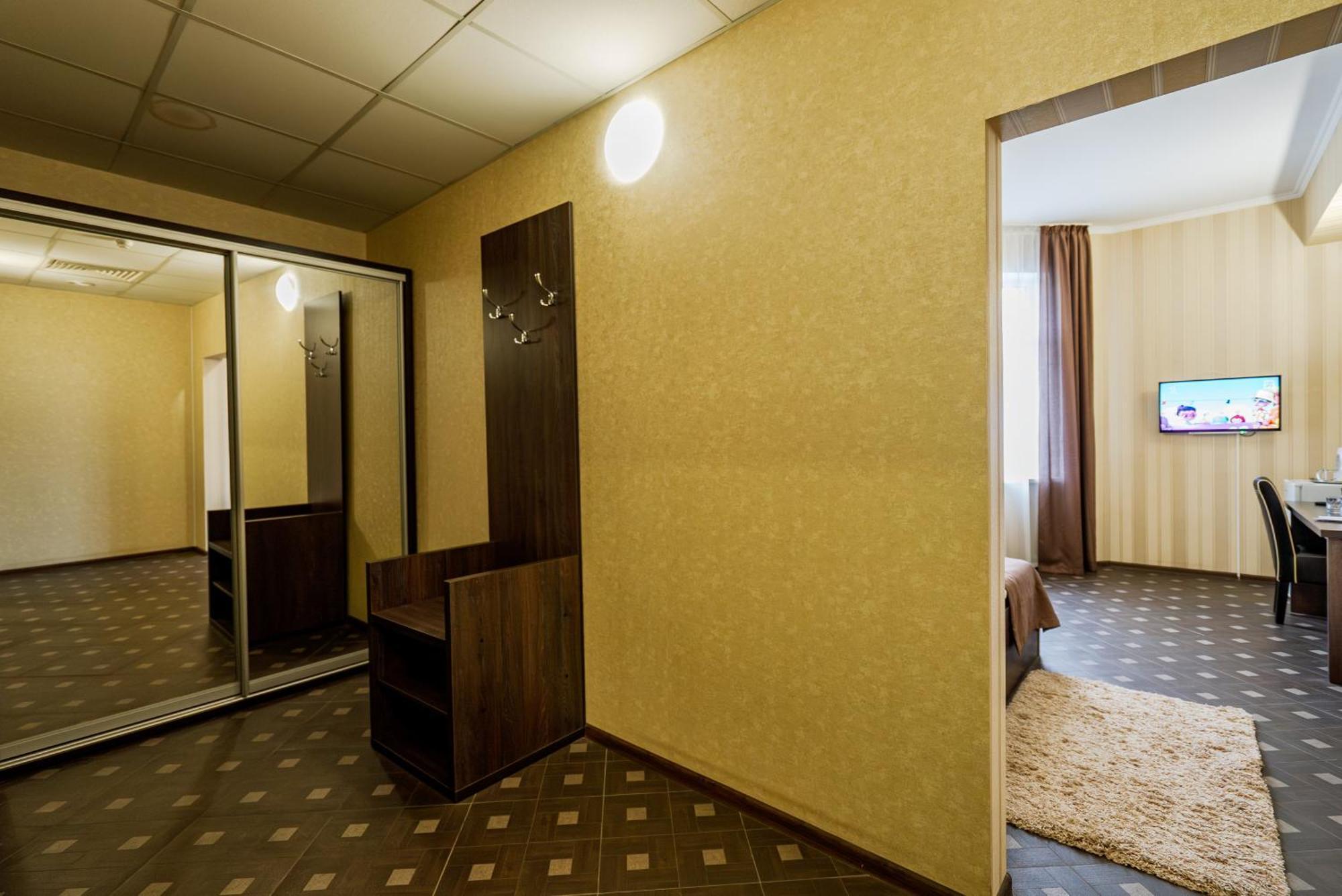 Petropavlovskaya Borshchagovka Congress Hotel Verhovina מראה חיצוני תמונה