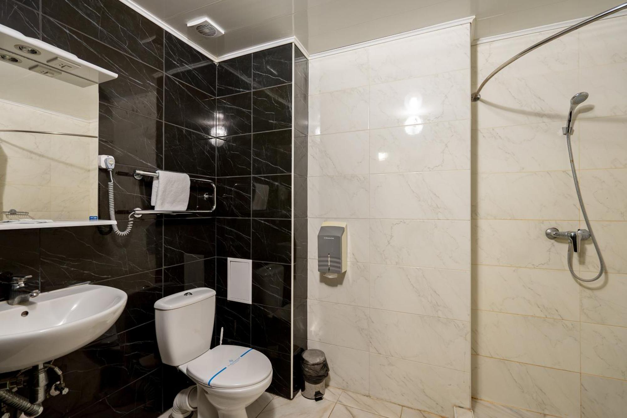 Petropavlovskaya Borshchagovka Congress Hotel Verhovina מראה חיצוני תמונה