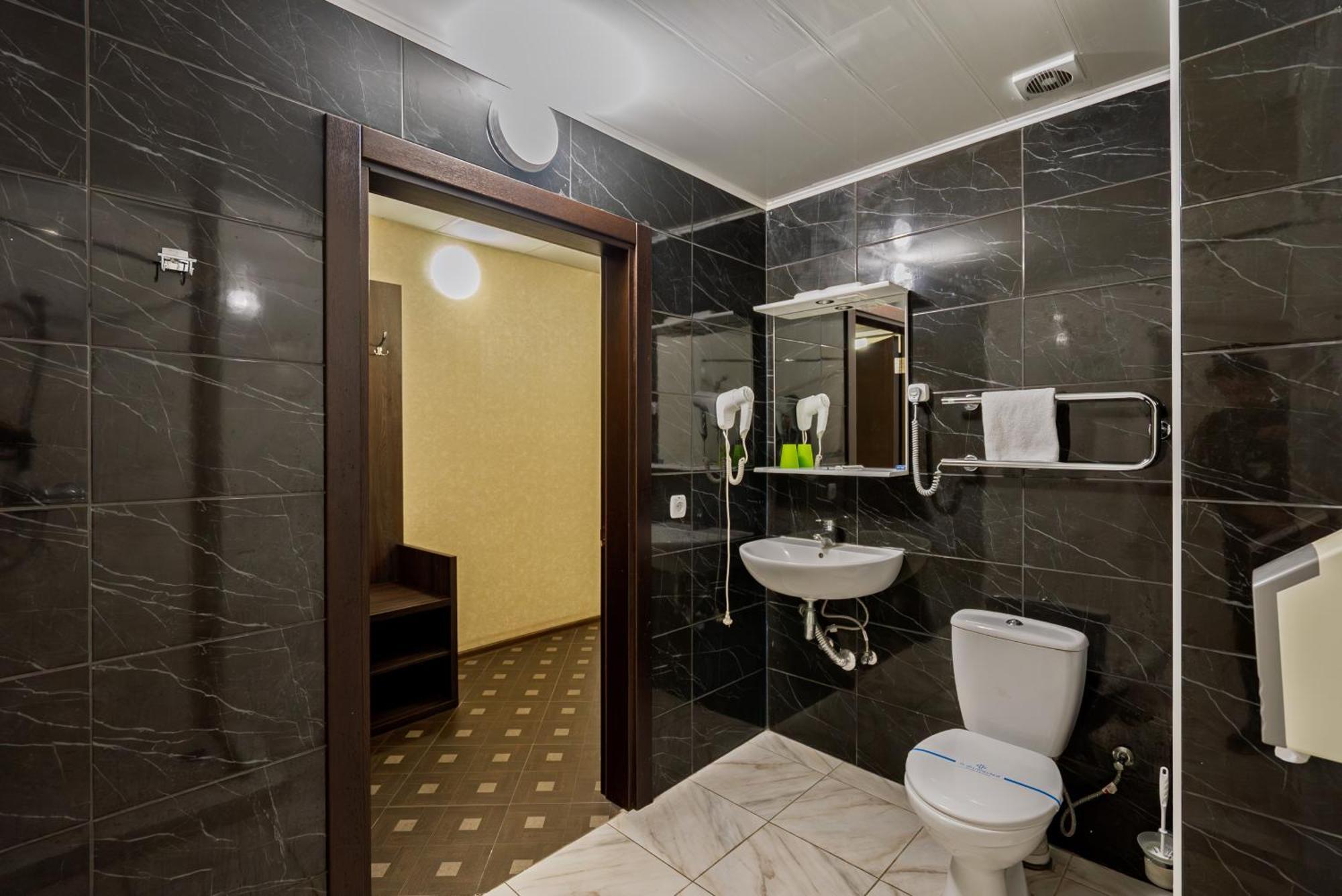 Petropavlovskaya Borshchagovka Congress Hotel Verhovina מראה חיצוני תמונה