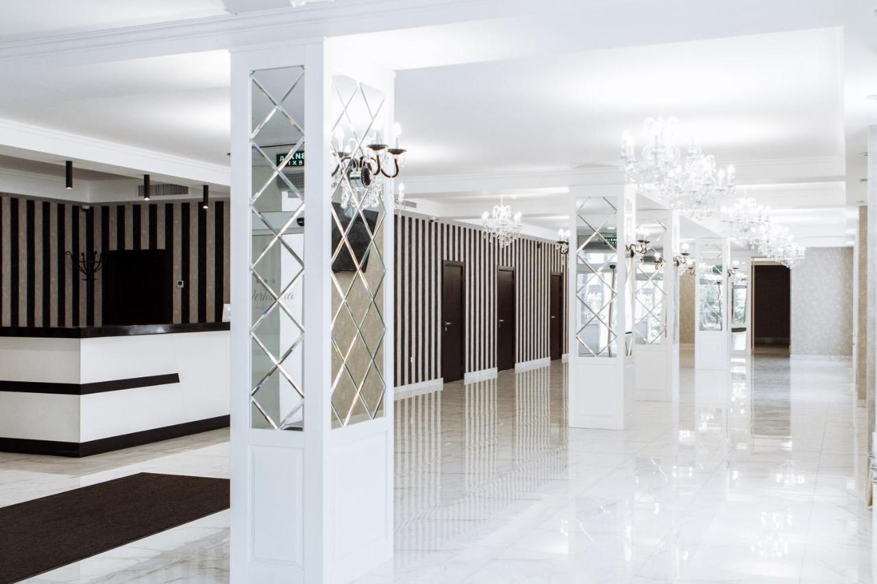 Petropavlovskaya Borshchagovka Congress Hotel Verhovina מראה חיצוני תמונה